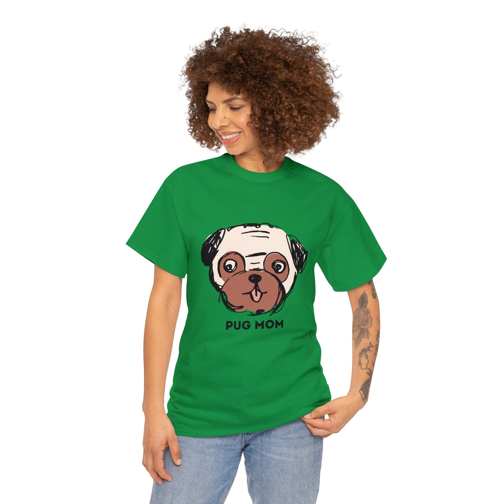 Pug: Pug Mom T-Shirt